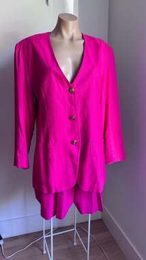Vintage Vio Hot Pink 100% Silk Blazer and Pleated Shorts Set Size 7/8